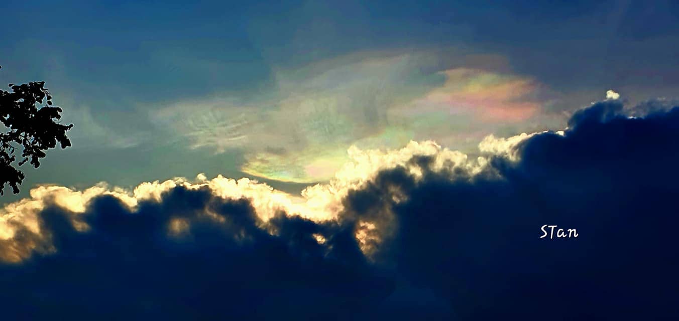Phenomenal iridescent clouds spotted around S'pore on May 24