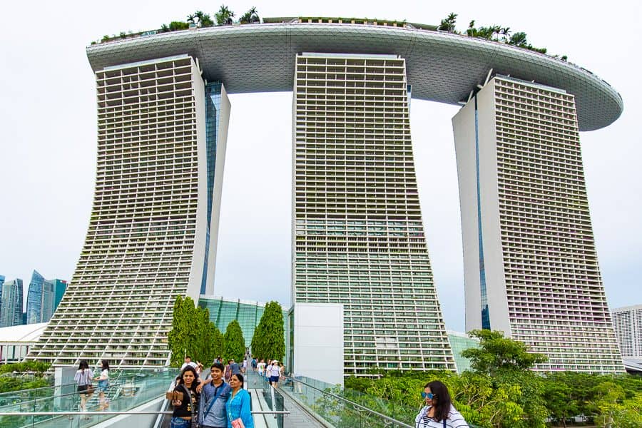 【新加坡濱海灣花園景點】天空樹、空中步道、花穹、霧林溫室怎麼玩（含門票與交通攻略）