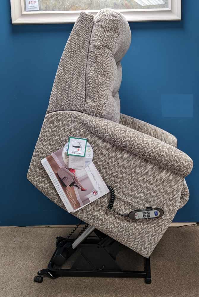 Hollingwell Riser Recliner